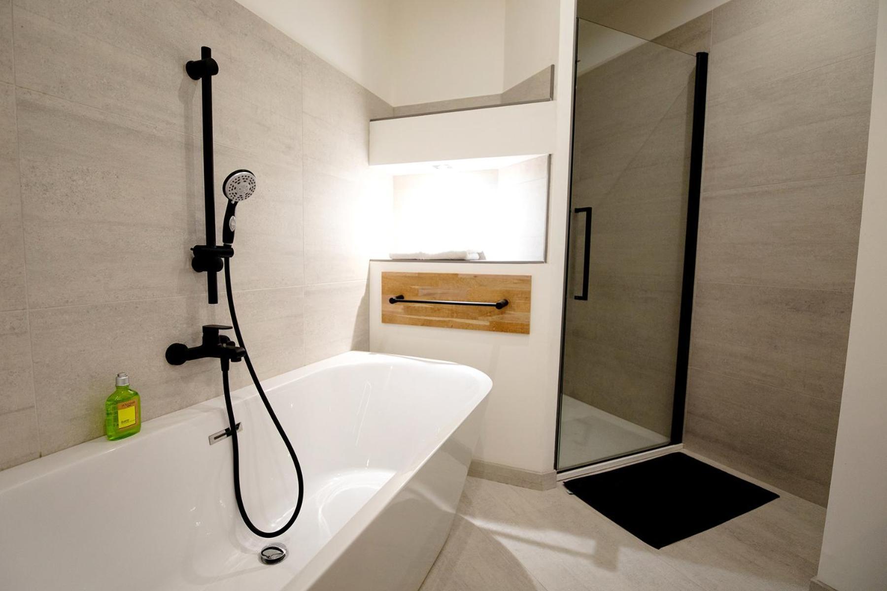 Appartement 120M2 Aubenas Buitenkant foto